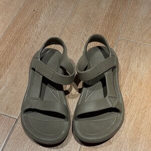 Teva Hurricane Drift Olive Green (Size 6)